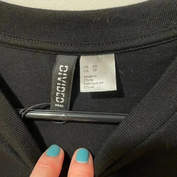 H&M Divided Oversized Crop NYC Tee W’s XS Reversible/Flip Sequins - Picture 5 of 9